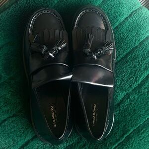 VAGABOND SHOEMAKERS Leather Tassel Accents Loafers